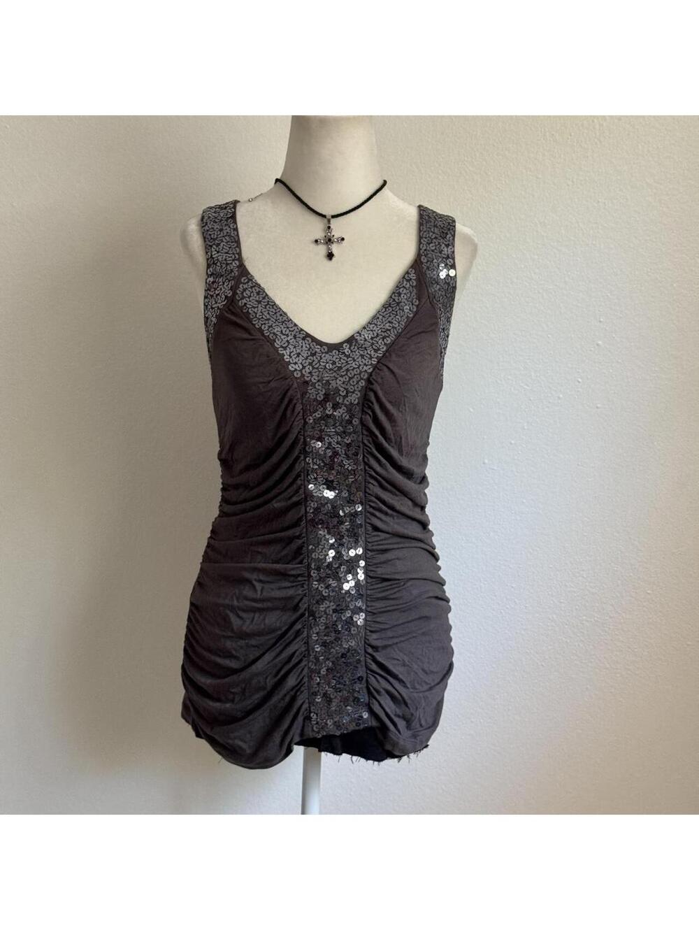 ੈ✩‧₊˚y2k grey sequin ruched tank